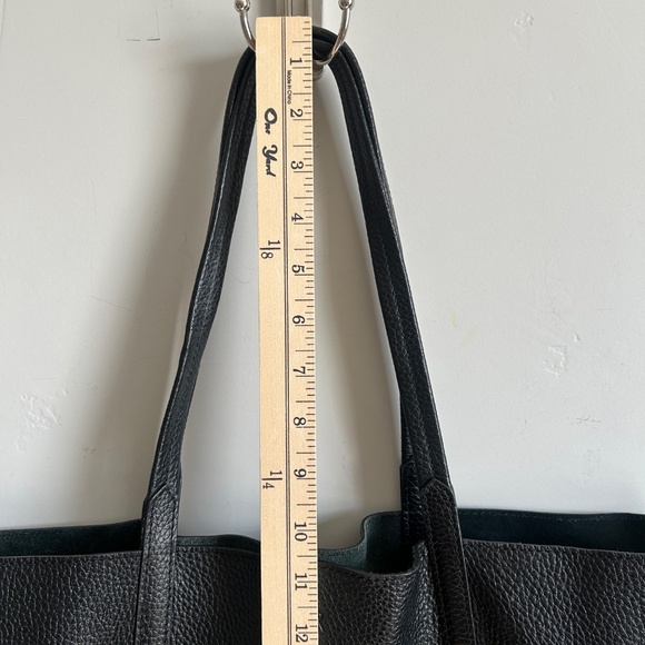 Banana Republic Tote East-West Pebbled Cow Leather Black 14x15 Unstructured Soft - Picture 9 of 13